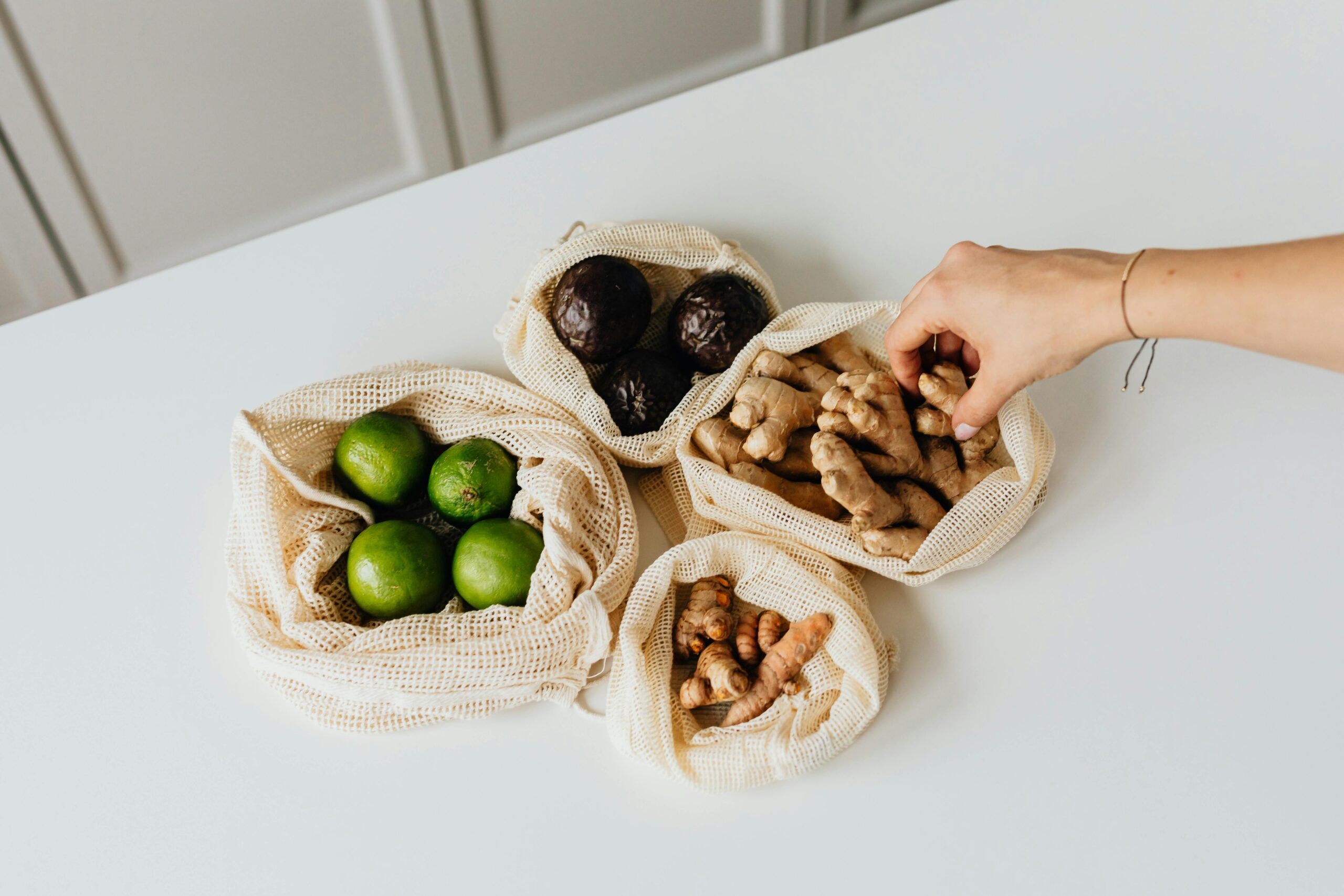 7 Brilliant Zero-Waste Alternatives to Plastic Wrap for an Eco-Friendly Kitchen