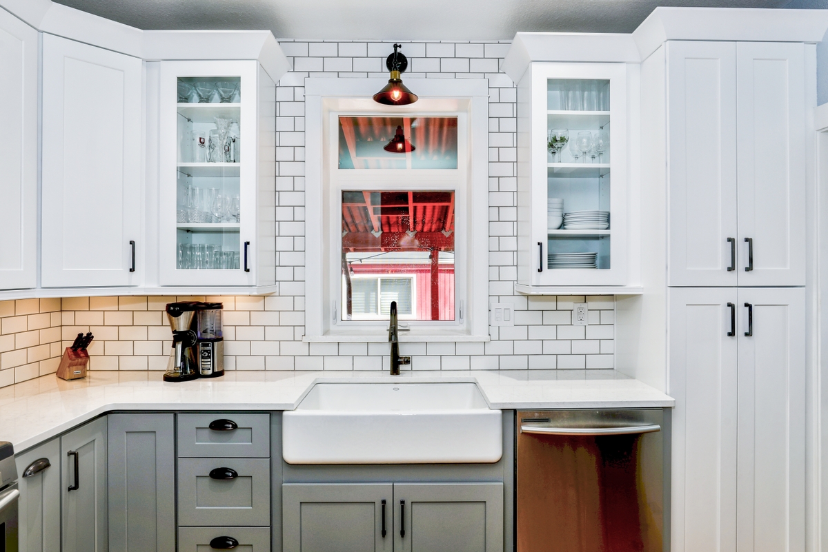 Small Space Solutions: Maximizing Style & Function in Compact Homes